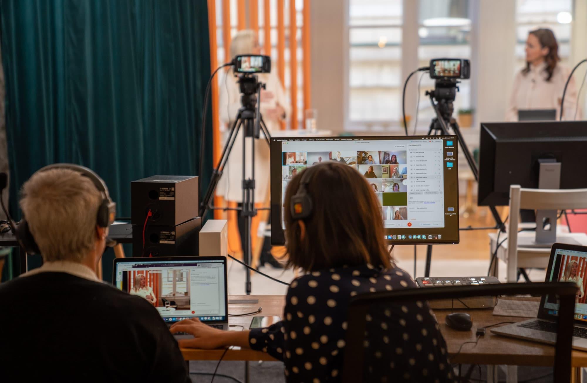 Émission en tournage dans un studio vidéo