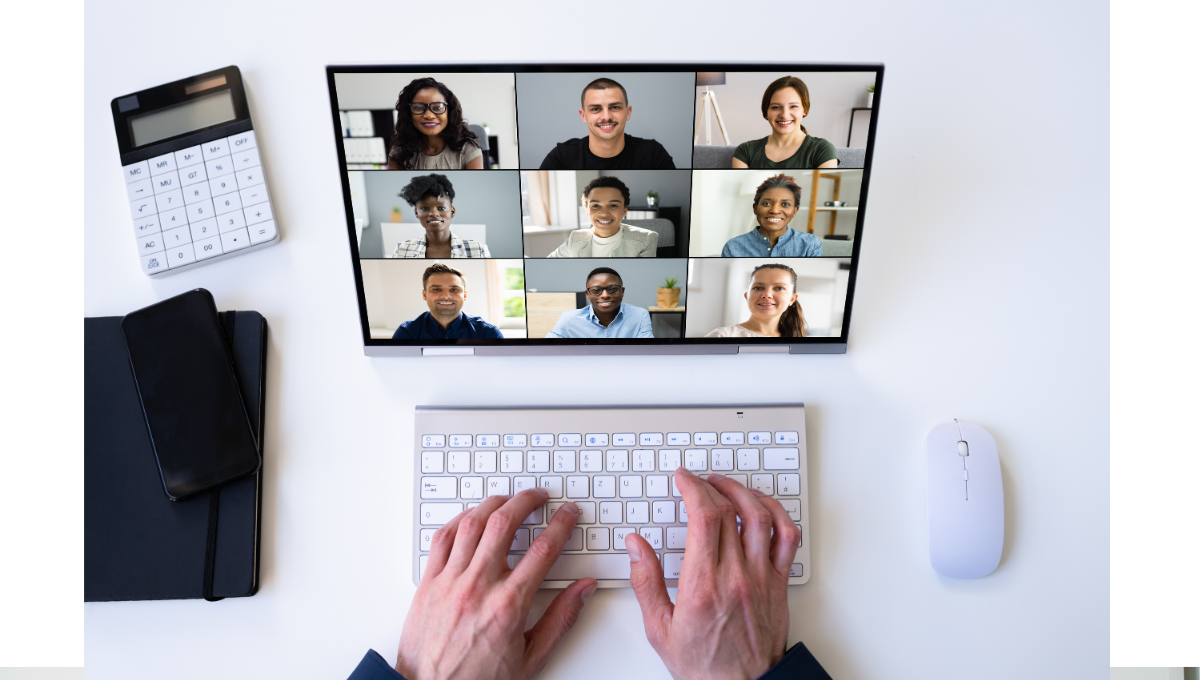 Hybrid event displayed on a computer screen with virtual attendees, webcasting solution and online event streaming